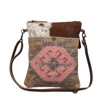 Load image into Gallery viewer, ESSENTIAL SMALL &amp; CROSSBODY BAG